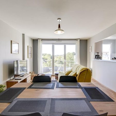 Chic Apart With Parking And Balcony Apartment Сержи Екстериор снимка