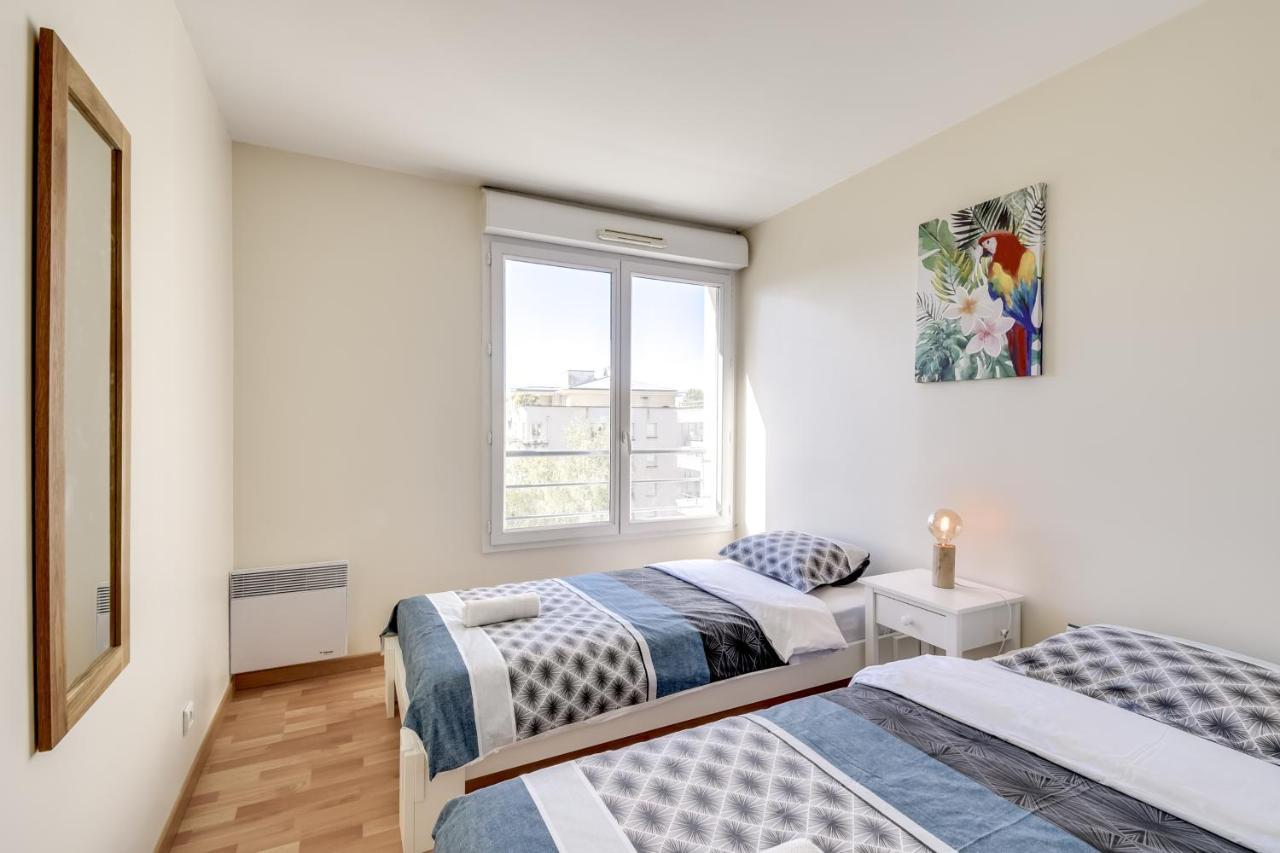 Chic Apart With Parking And Balcony Apartment Сержи Екстериор снимка