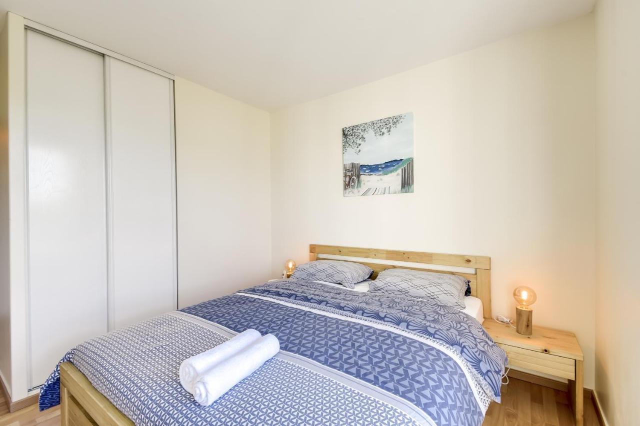 Chic Apart With Parking And Balcony Apartment Сержи Екстериор снимка