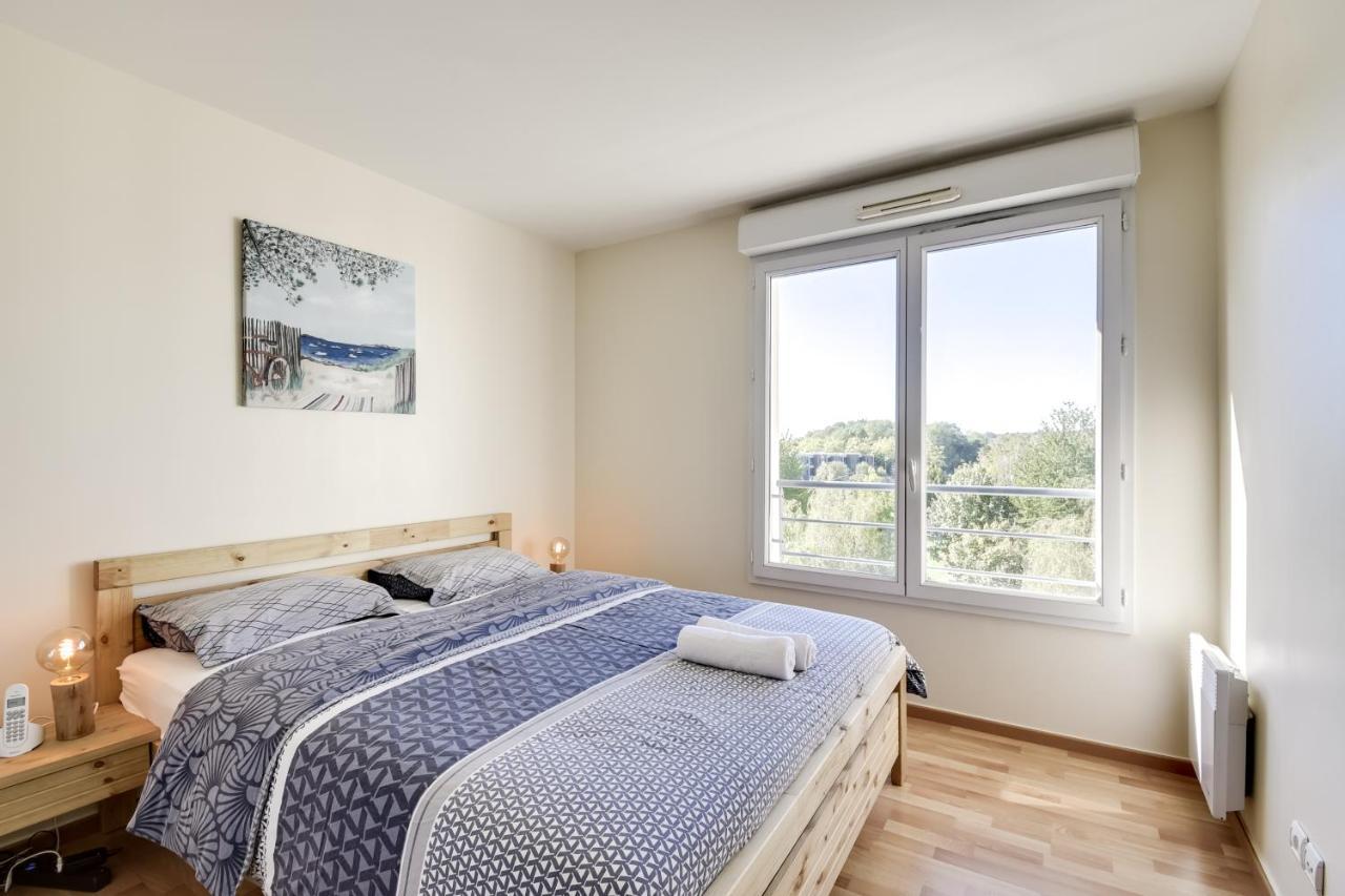 Chic Apart With Parking And Balcony Apartment Сержи Екстериор снимка