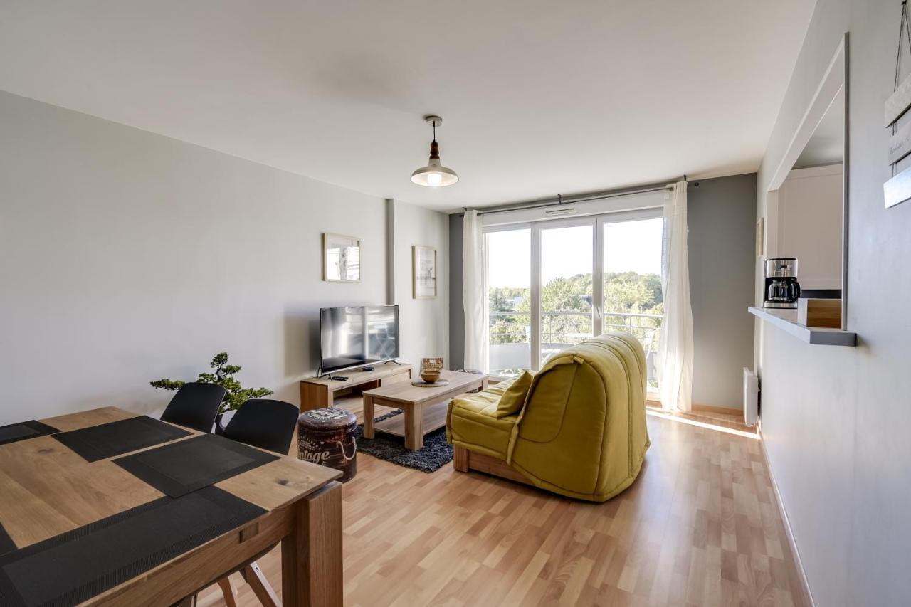 Chic Apart With Parking And Balcony Apartment Сержи Екстериор снимка